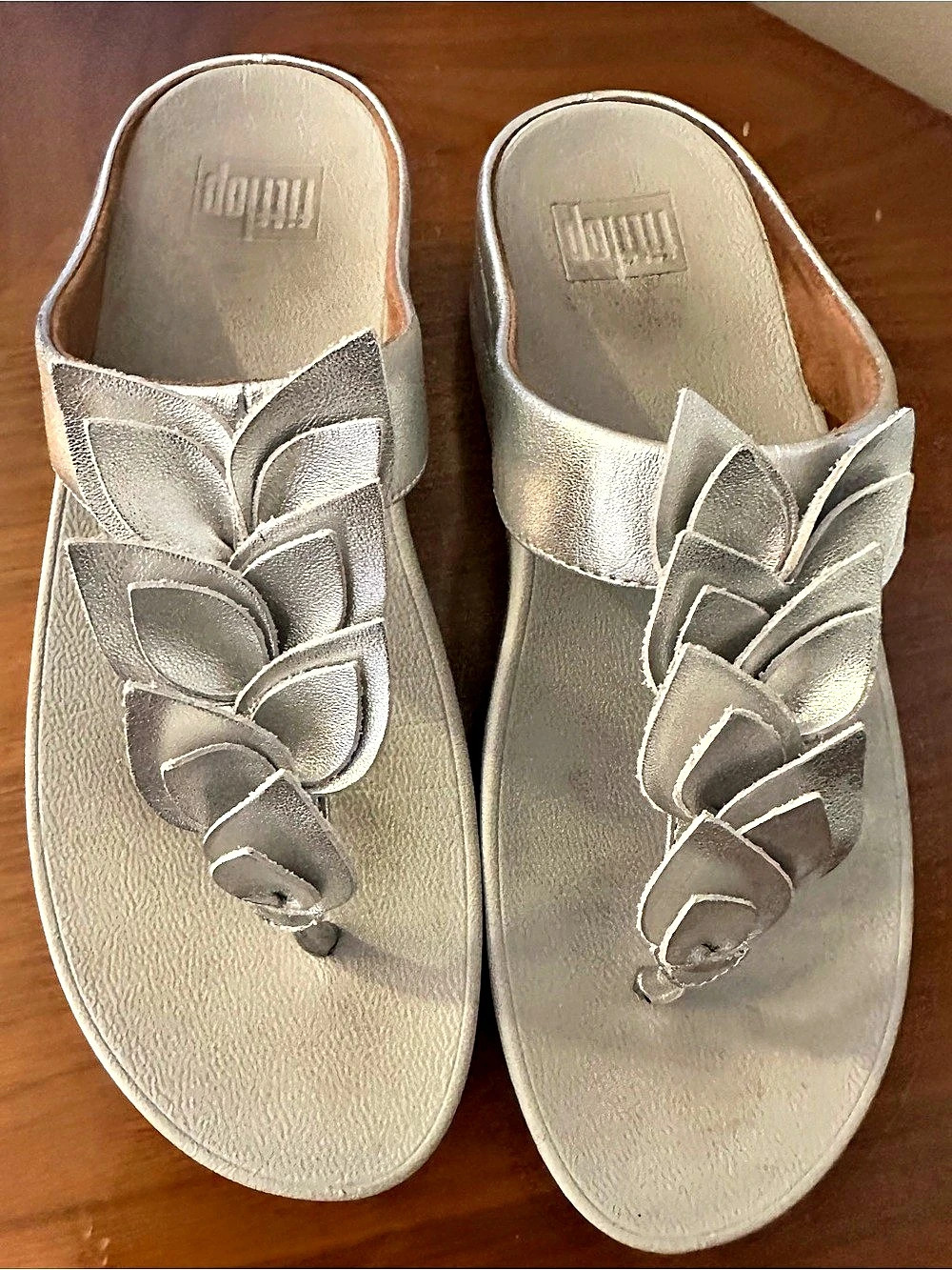 FitFlop Fitz Flower Sandals Silver US 9